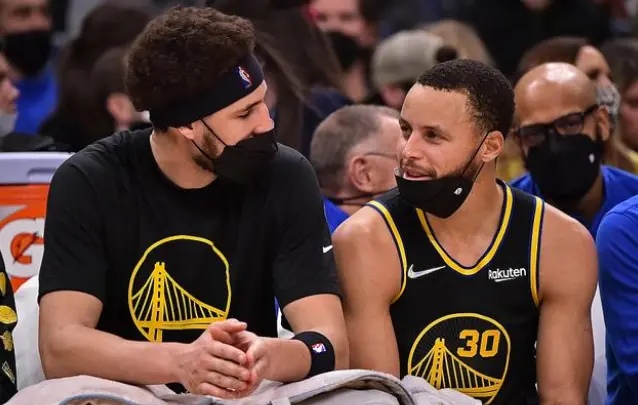 金州勇士训练开放日，集结日伤情更新引欢呼，德甲在即，轮换策略成焦点的简单介绍