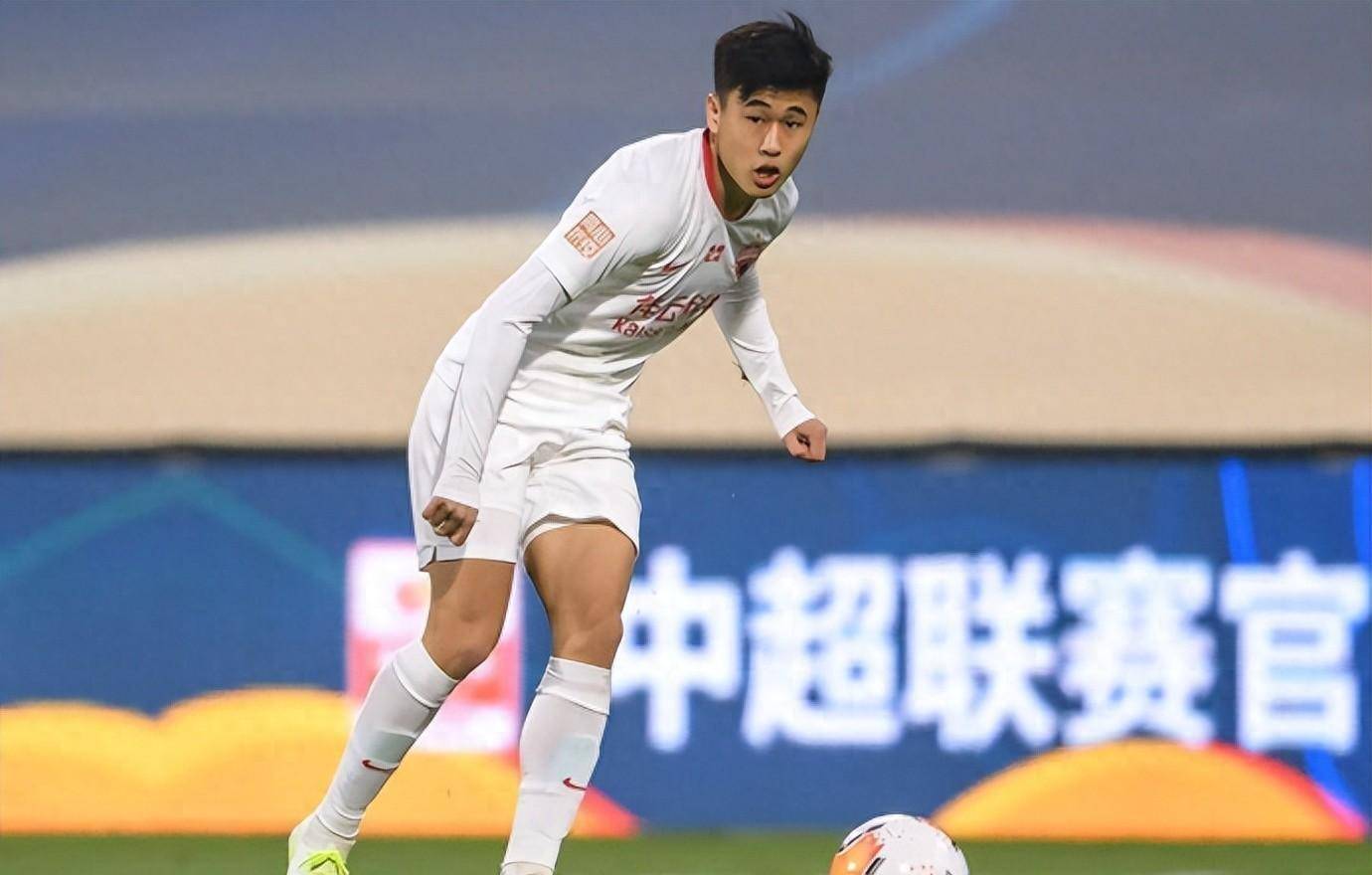 包含转折点拉齐奥远射贴柱,中超冲刺阶段攻防权衡,目标明确,细节决定成败的词条 包含转折点拉齐奥远射贴柱,中超冲刺阶段攻防权衡,目标明确,细节决定成败的词条