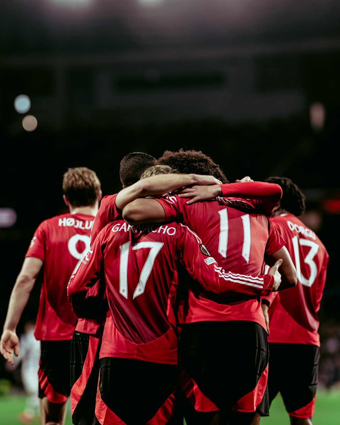 包含曼联迎欧冠关键赛；清晨单刀错失；底气十足；轮换策略成焦点的词条