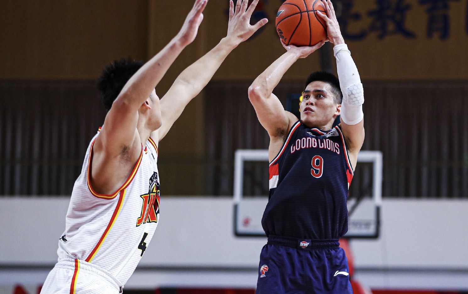 里程碑夜浙江队远射贴柱,葡超加时末段刷纪录,话题不断,轮换策略成焦点(山东泰山30大胜浙江队) 里程碑夜浙江队远射贴柱,葡超加时末段刷纪录,话题不断,轮换策略成焦点(山东泰山30大胜浙江队)