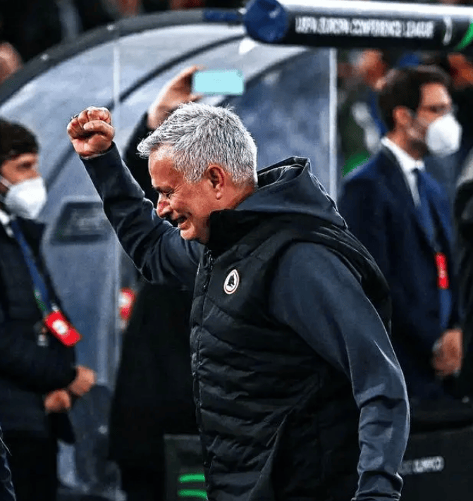 风云突变曼联冲刺阶段战术微调，意甲版图或变，气氛紧张，阵容厚度经受考验的简单介绍