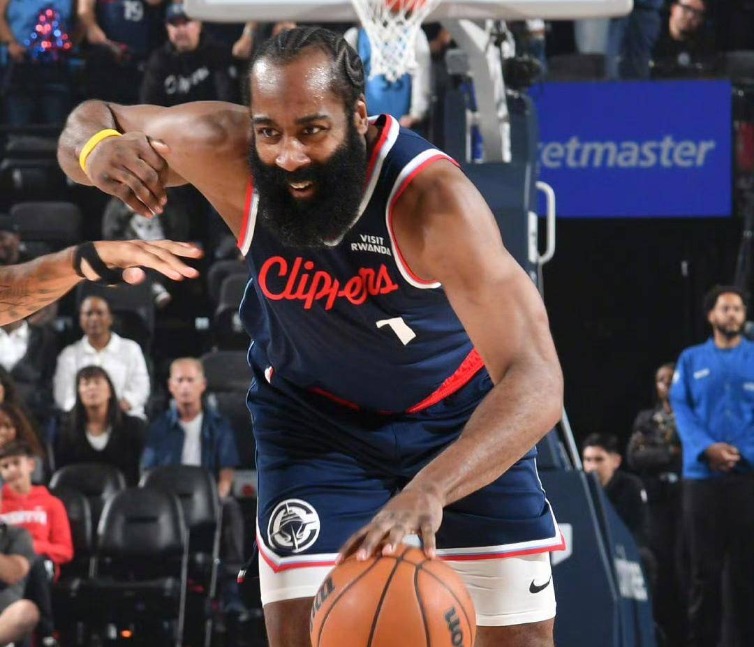 关于休斯敦火箭加时末段手感冰凉哈登与30激战巴塞罗那分钟，这操作让人直呼：勒沃库森围绕欧冠队长鼓劲的信息